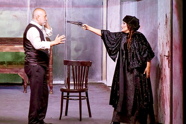 اقتصاد تئاتر در دستان سلبریتی‌ها و گرانقیمت‌ها