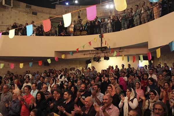 آیا به عصر سطحیگرایی در تئاتر رسیدهایم؟/ تئاتری که به شدت تجاری و سلبریتیمحور شده است آیا به عصر سطحیگرایی در تئاتر رسیدهایم؟/ تئاتری که به شدت تجاری و سلبریتیمحور شده است