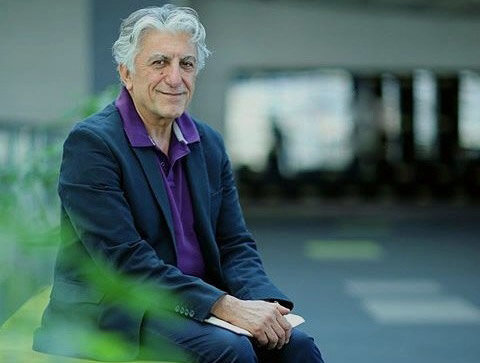 رضا کیانیان پوستر نمایش این یک اعتراف است را رونمایی خواهد کرد رضا کیانیان پوستر نمایش این یک اعتراف است را رونمایی خواهد کرد