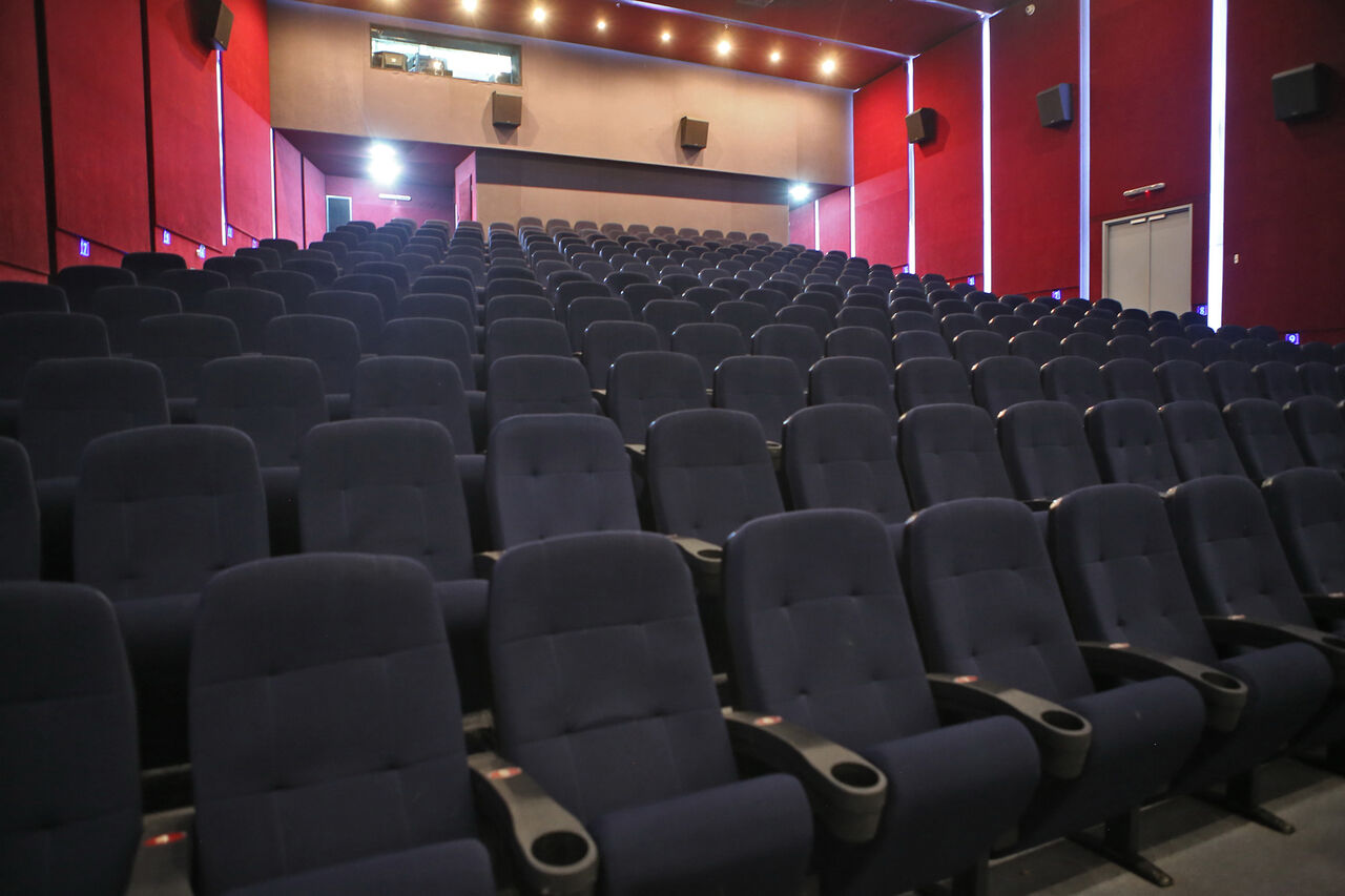 سینماهای نیمه تعطیل و ادامه افت فروش فیلم‌ها