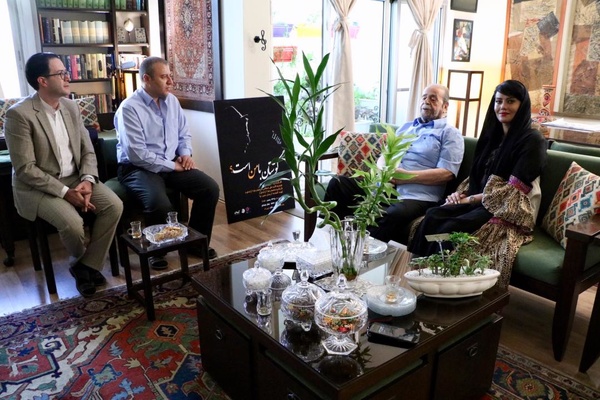 رونمایی از پوستر «گوش‌تان با من است؟» در حضور محمدعلی کشاورز و ژاله علو