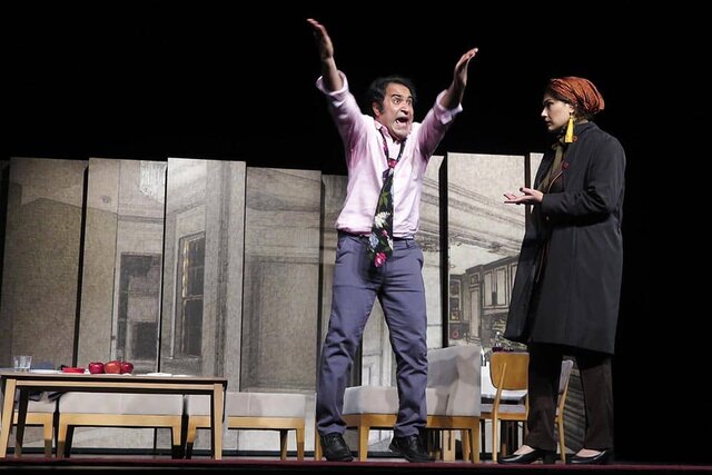 نگاهی به نمایش «دروغ»/ دروغ‌ می‌گوییم، پس در امانیم