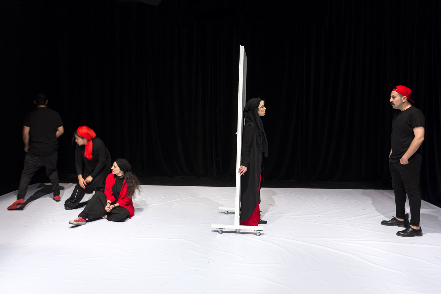 آغاز 24 نمایش در تالارهای نمایشی تهران