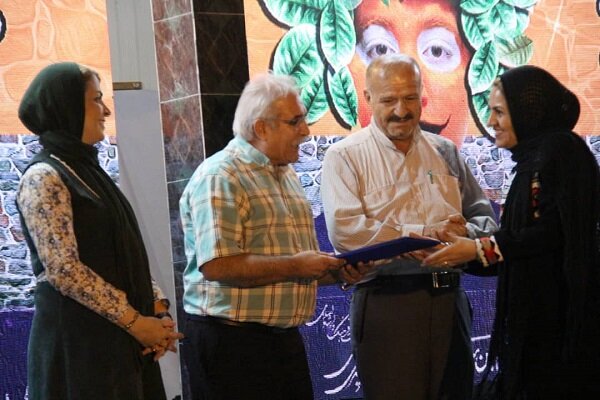 اختتامیه دهمین دوره جشنواره تئاتر خیابانی شهروند لاهیجان برگزارشد