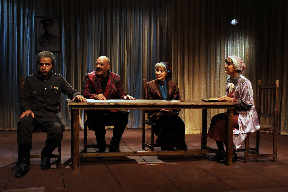 22 نمایش جدید در تالارهای پایتخت روی صحنه آمدند 22 نمایش جدید در تالارهای پایتخت روی صحنه آمدند