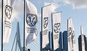 جشنواره فیلمی که برای انتخاب دبیرش آگهی داد