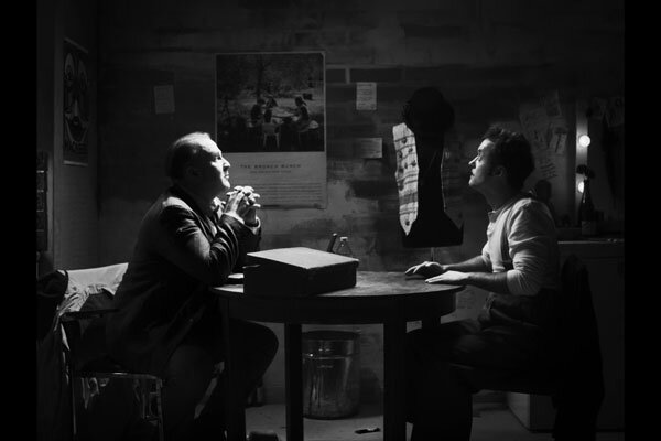 «سس اضافه» تمام شد/ بازیگر تئاتری که خودکشی می‌کند