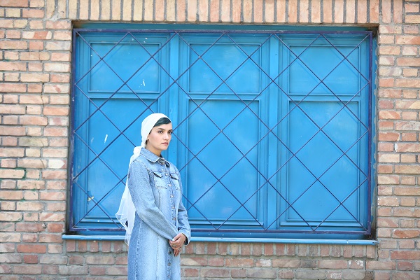 حضور میترا حجار در ایرانشهر با نمایش «امشب اینجا»