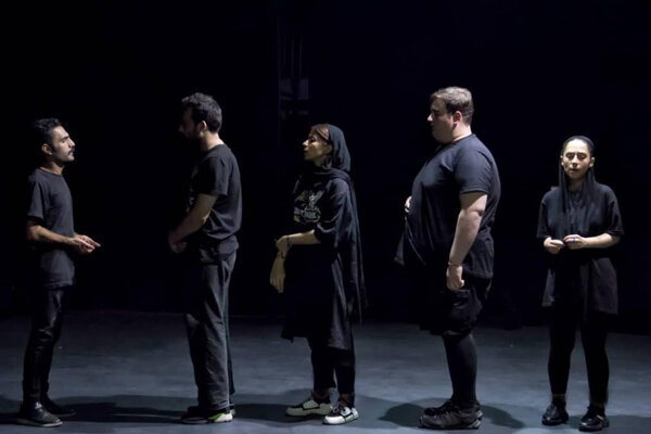 نمایش «شکم» روی صحنه تئاتر شهر نمایش «شکم» روی صحنه تئاتر شهر