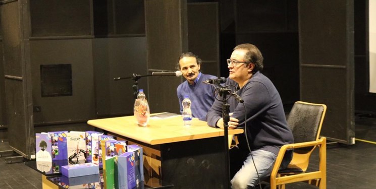 جشن امضای هفت نمایشنامه شکرخدا گودرزی برگزار شد