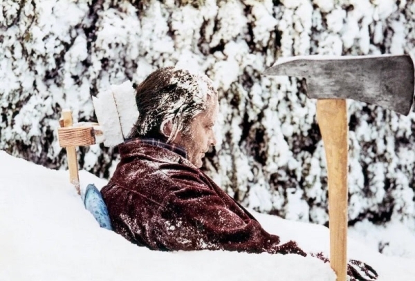 «جک نیکلسون» در برفی که همه وجودش را فراگرفته است