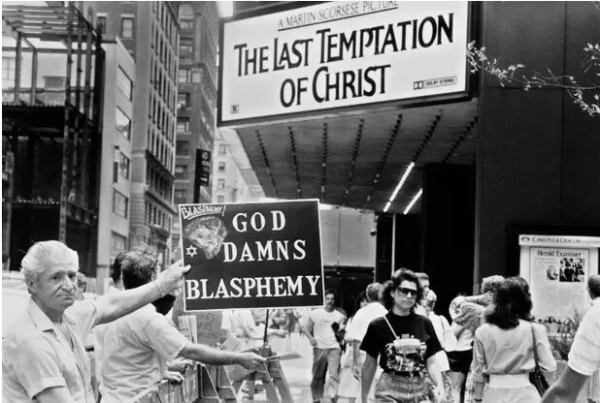  اعتراضات به فیلم «آخرین وسوسه مسیح» که نمایش آن در برخی از کشورها برای سال‌ها ممنوع بود. 