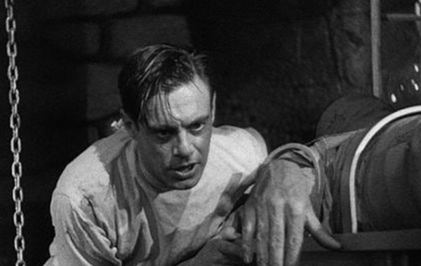 ۳. «زنده‌ست! زنده» در فیلم «فرانکنشتاین» (Frankenstein)، دیالوگ معروف در فیلم‌ها