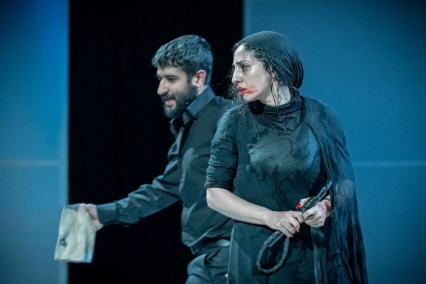 نقد تئاتر « اسفرود بی دم» به کارگردانی فرشید روشنی؛ نویسنده تا حدودی مرده است