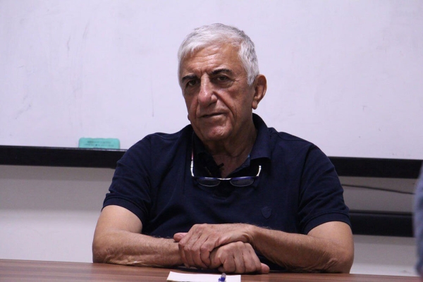 رضا کیانیان در نشست «کاژه»: بازیگری «شعبده» است؛ با کودکانه زیستن بر خجالتم غلبه کردم