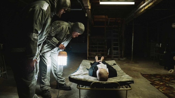 Bugonia:؛ ۷ تفاوت مهم بین فیلم اما استون و اثر کرهای «سیاره سبز را نجات بده»