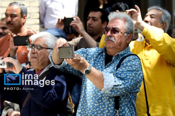 هادی مرزبان در قاب خاطرات؛ نگاهی به زندگی، سوابق و عکس‌های کمتردیده شده کارگردان فقید تئاتر