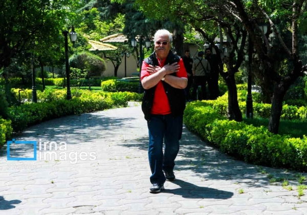 هادی مرزبان در قاب خاطرات؛ نگاهی به زندگی، سوابق و عکس‌های کمتردیده شده کارگردان فقید تئاتر