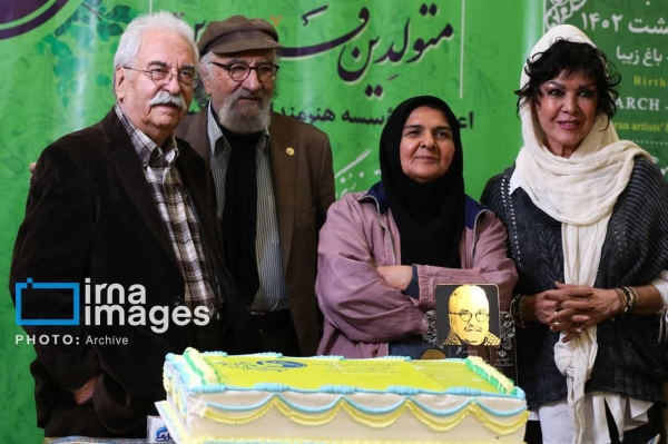 هادی مرزبان در قاب خاطرات؛ نگاهی به زندگی، سوابق و عکس‌های کمتردیده شده کارگردان فقید تئاتر