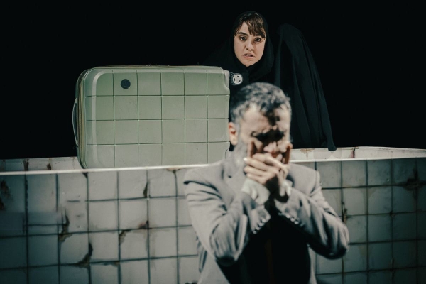 نقد نمایش «کلیسم» مهدی ضیاچمنی؛ مقاومت تئاتری مسالهمند علیه بورژوازی