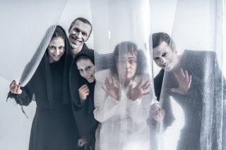 انتقاد کارگردان «شهر گناه» به نبود استراتژی در تئاتر؛ «اجرای شبانه ۱۰۰ تئاتر اشتباه مدیریتی است»