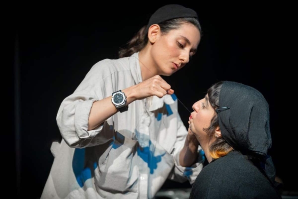 ستایش آماتوریسم دانشجویی در «مرد مرده»