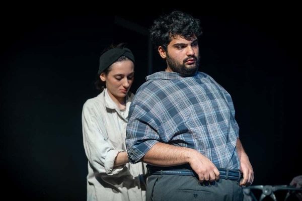 ستایش آماتوریسم دانشجویی در «مرد مرده»