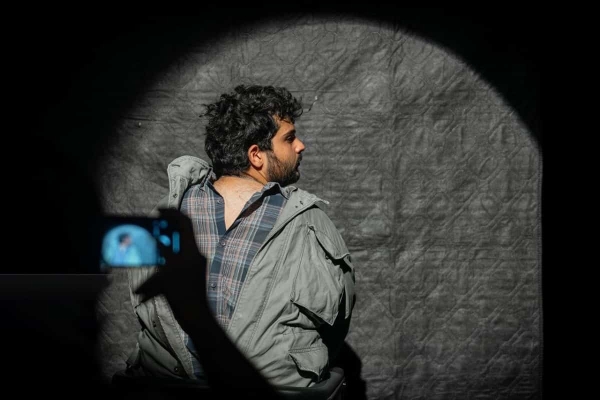 ستایش آماتوریسم دانشجویی در «مرد مرده»