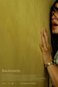 نقد فیلم Backrooms؛ کابوسی اینترنتی در راهروهای بیپایان