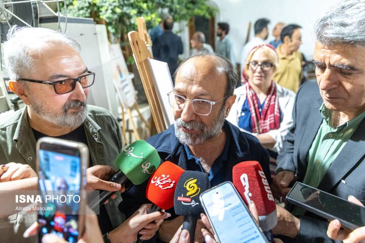 اصغر فرهادی: اکران «داستانهای موازی» در ایران بعید است